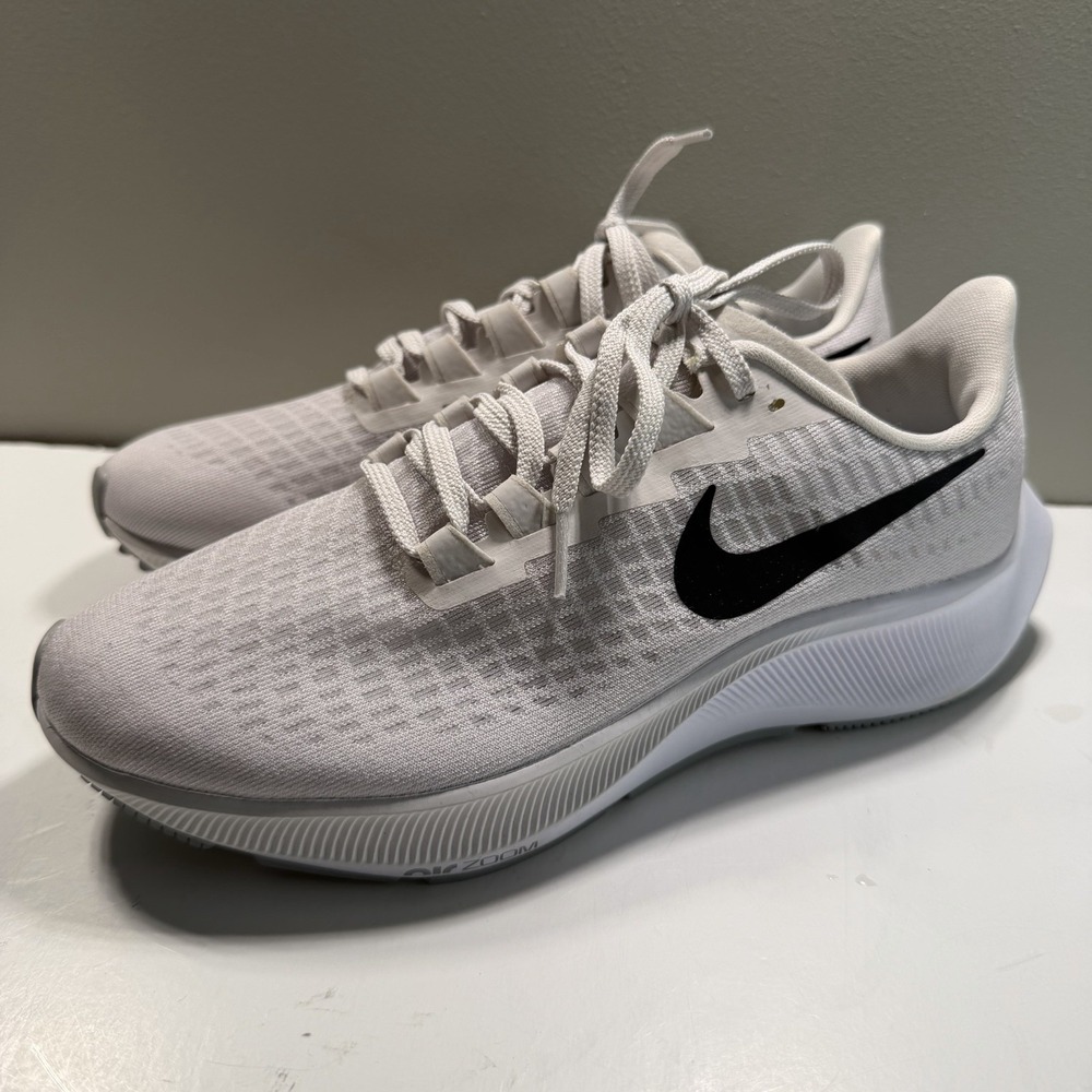 Nike Women's Running Shoes 7 White Gray Tennis Shoes